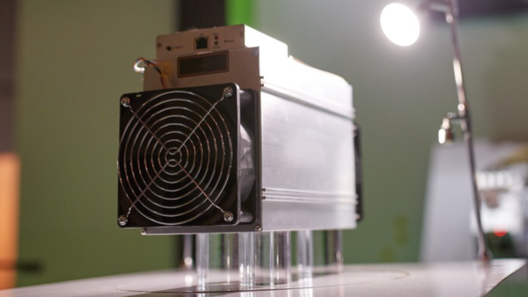 Low Hashprice Forces Bitcoin Miners to Sell Record BTC Ahead of $109k ATH