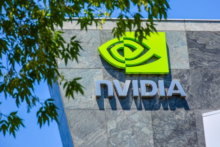 Bitcoin (BTC) Uptrend at Risk Ahead of Nvidia (NVDA) Earnings, Fed Minutes; XRP Holds Key Support Amid XRPFi Narrative