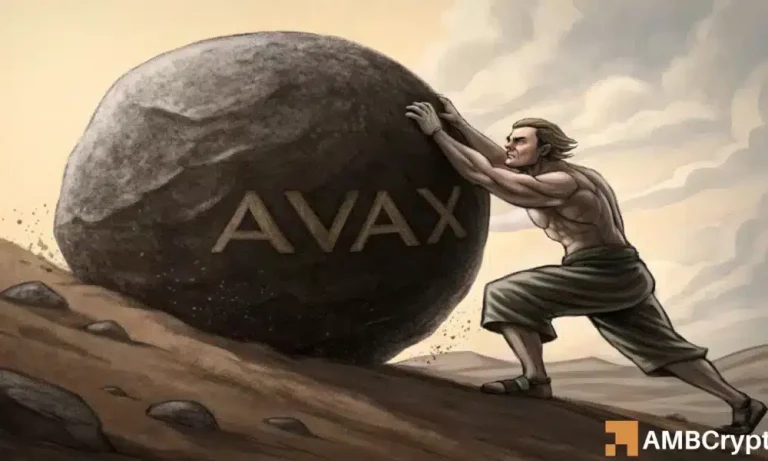 AVAX runs up blockchain fees but retail exits quietly: What does this mean?