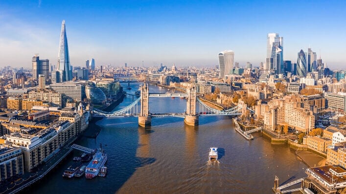 US Tourist Says Bitcoin, XRP Worth $123K Stolen After Ride With Fake Uber in London