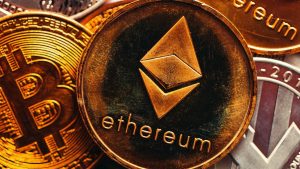 Analysts Explain Why ETH is en Route to Overtaking Bitcoin