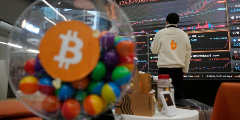 Bitcoin Investing Strategies: What’s Best Between ETFs, Stocks, Spot