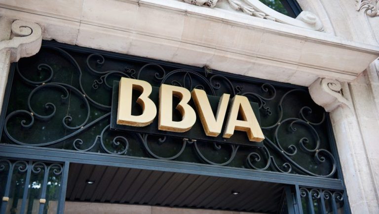 BBVA Is Advising Clients to Invest Up to 7% of Portfolio on BTC, ETH: Reuters