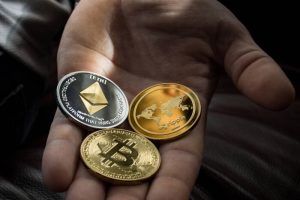 BTC Price Outlook: $100K Support Holds Despite ETF Outflows, Trade Tensions