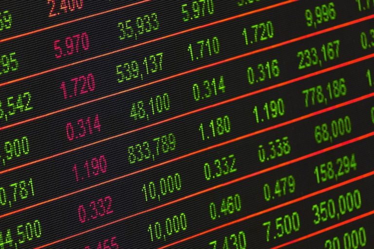 Who’s Selling Bitcoin (BTC) Above $100K and Why is the Price Stuck?