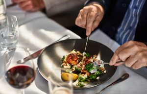 Coinbase Is Implicitly 'Eating Financial Services' And To That, I Say, Bon Appétit! – Seeking Alpha