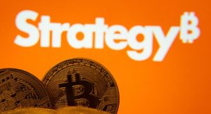 Short-Seller Chanos and Michael Saylor Argue Over Strategy Stock’s (MSTR) Valuation